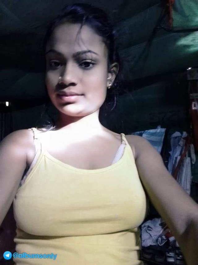https://pub-5fcdf72a54cd4edbb03ec3edaa415a42.r2.dev/nakedleaks/seductive_photos_of_mansi's_desi_big_boobs/0.jpg