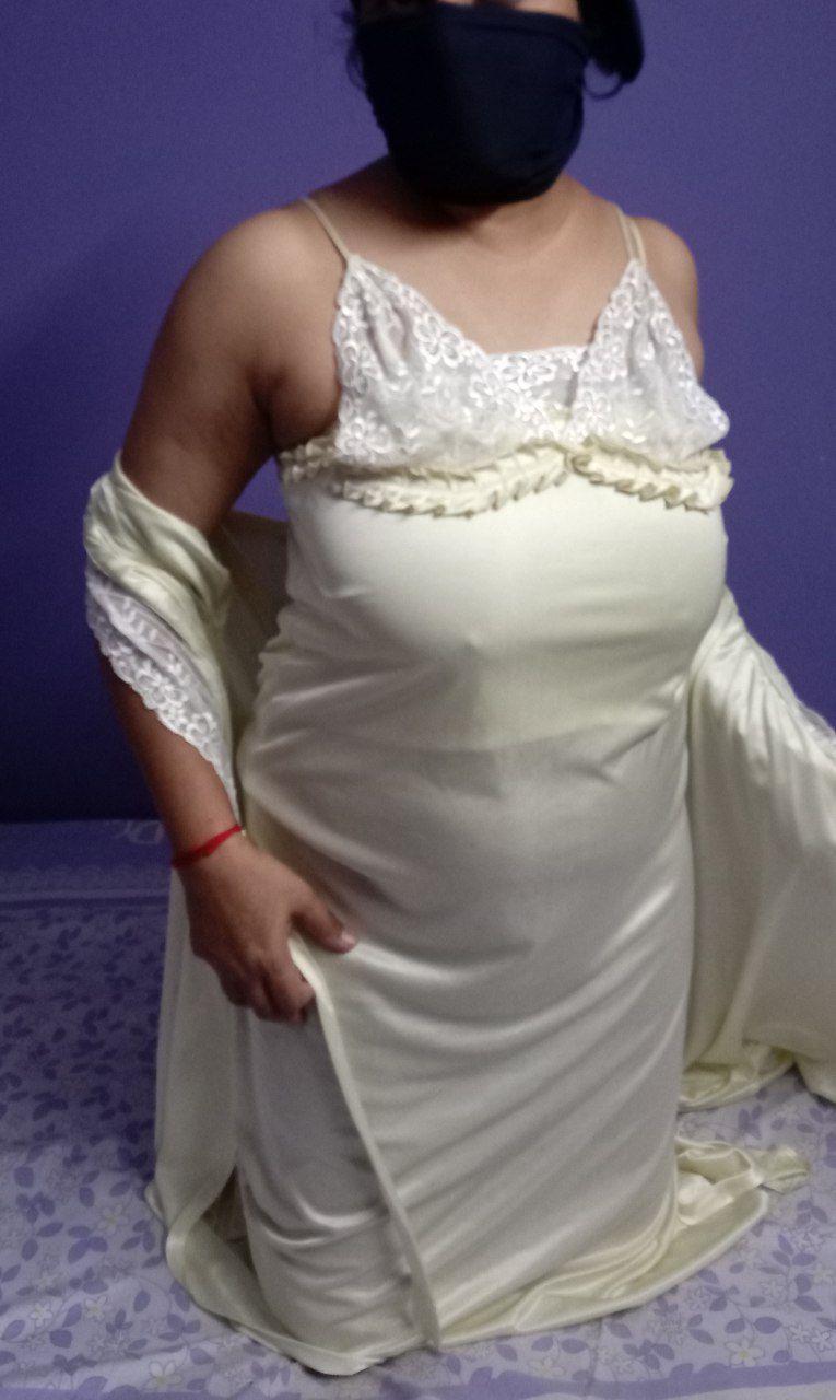 https://pub-5fcdf72a54cd4edbb03ec3edaa415a42.r2.dev/nakedleaks/seductive_photos_of_meghna_sister-in-law/0.jpg