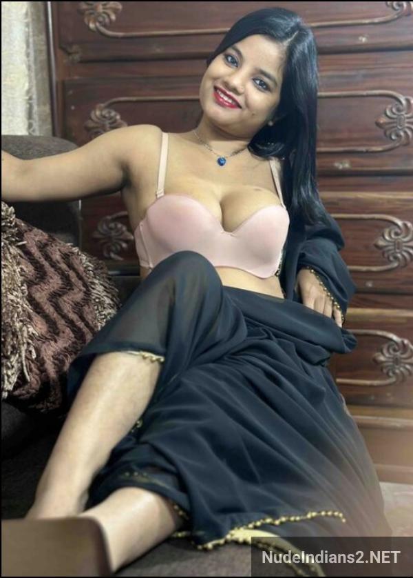 https://pub-5fcdf72a54cd4edbb03ec3edaa415a42.r2.dev/nakedleaks/seductive_photos_of_urvashi_basu_in_traditional_attire/4.jpg