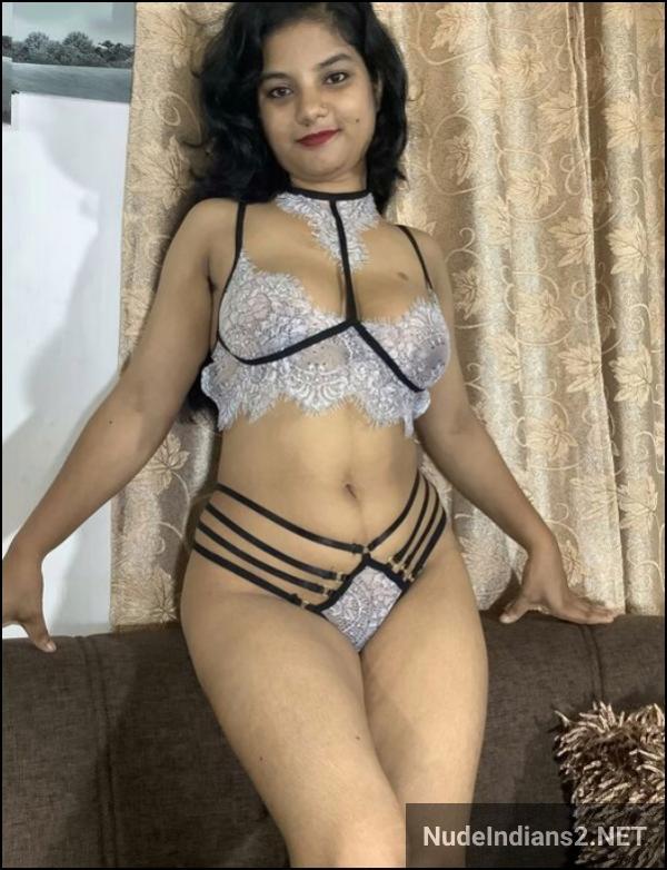 https://pub-5fcdf72a54cd4edbb03ec3edaa415a42.r2.dev/nakedleaks/seductive_photos_of_urvashi_basu_in_traditional_attire/7.jpg
