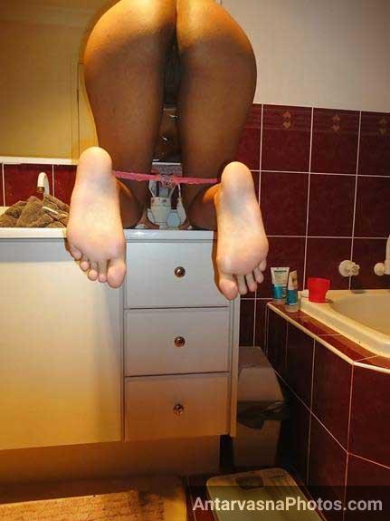 https://pub-5fcdf72a54cd4edbb03ec3edaa415a42.r2.dev/nakedleaks/seductive_photos_of_voluptuous_desi_indian_derrières/2.jpg