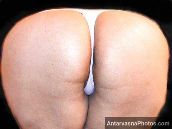 https://pub-5fcdf72a54cd4edbb03ec3edaa415a42.r2.dev/nakedleaks/seductive_photos_of_voluptuous_indian_aunties/6.jpg