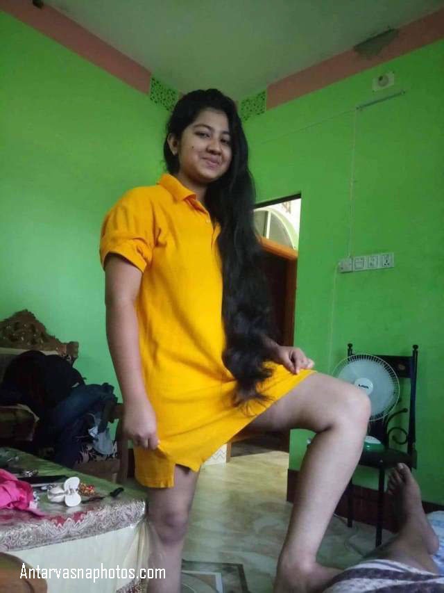 https://pub-5fcdf72a54cd4edbb03ec3edaa415a42.r2.dev/nakedleaks/seductive_pictures_of_desi_girl_performing_hot_blowjob/0.jpg