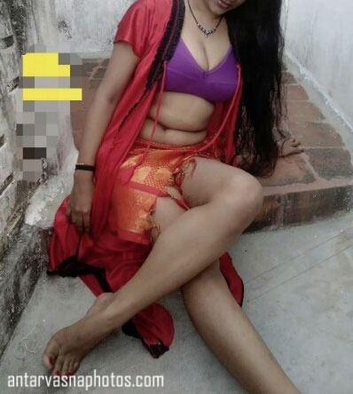 https://pub-5fcdf72a54cd4edbb03ec3edaa415a42.r2.dev/nakedleaks/seductive_pictures_of_kiran,_a_traditional_wife/1.jpg