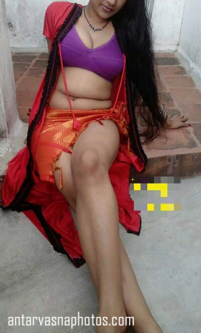 https://pub-5fcdf72a54cd4edbb03ec3edaa415a42.r2.dev/nakedleaks/seductive_pictures_of_kiran,_a_traditional_wife/3.jpg