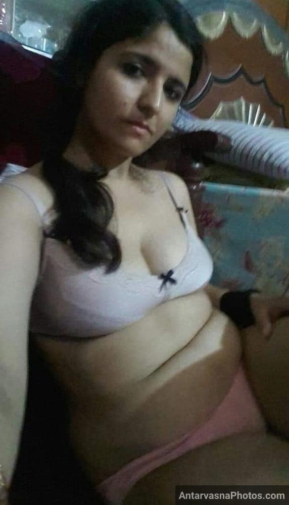 https://pub-5fcdf72a54cd4edbb03ec3edaa415a42.r2.dev/nakedleaks/seductive_punjabi_bhabhi_51_lingerie_pictures/16.jpg