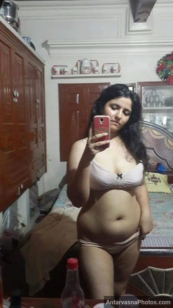https://pub-5fcdf72a54cd4edbb03ec3edaa415a42.r2.dev/nakedleaks/seductive_punjabi_bhabhi_51_lingerie_pictures/39.jpg