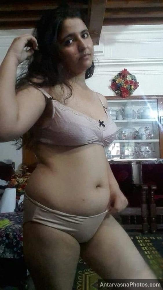 https://pub-5fcdf72a54cd4edbb03ec3edaa415a42.r2.dev/nakedleaks/seductive_punjabi_bhabhi_51_lingerie_pictures/40.jpg