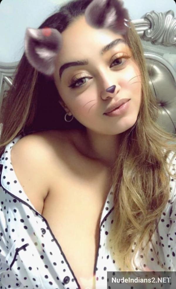 https://pub-5fcdf72a54cd4edbb03ec3edaa415a42.r2.dev/nakedleaks/seductive_punjabi_nri_parineeti_kaur_exposing_nude_curves/52.jpg