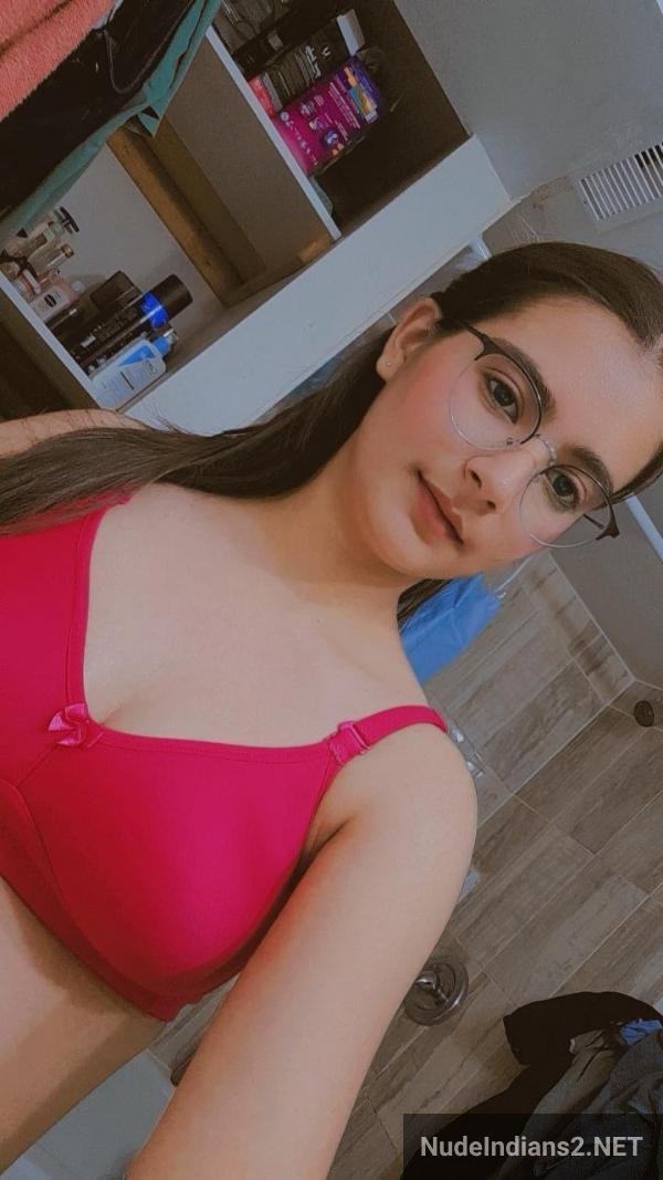 https://pub-5fcdf72a54cd4edbb03ec3edaa415a42.r2.dev/nakedleaks/seductive_reveal:_amritsar's_saloni_singh_flaunting_voluptuous_breasts/6.jpg