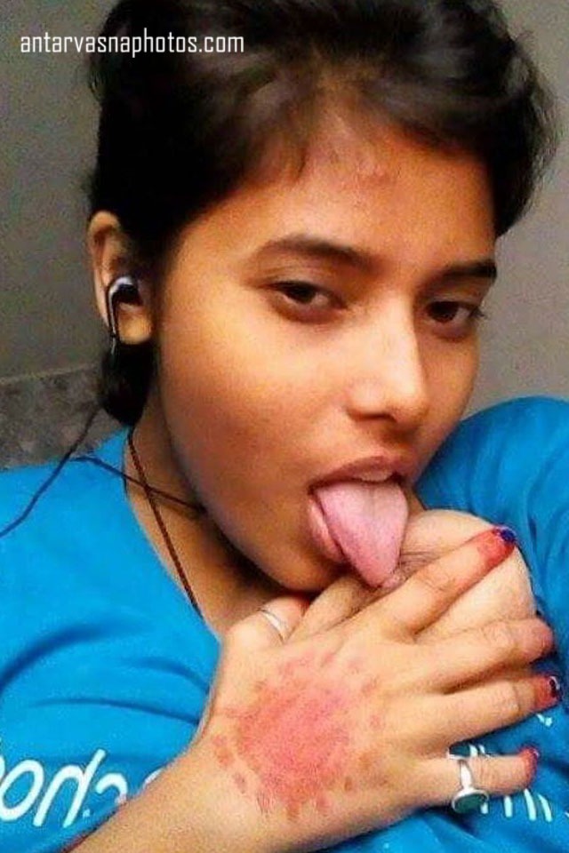 https://pub-5fcdf72a54cd4edbb03ec3edaa415a42.r2.dev/nakedleaks/seductive_rural_beauty_khusbu's_nude_pictures/0.jpg