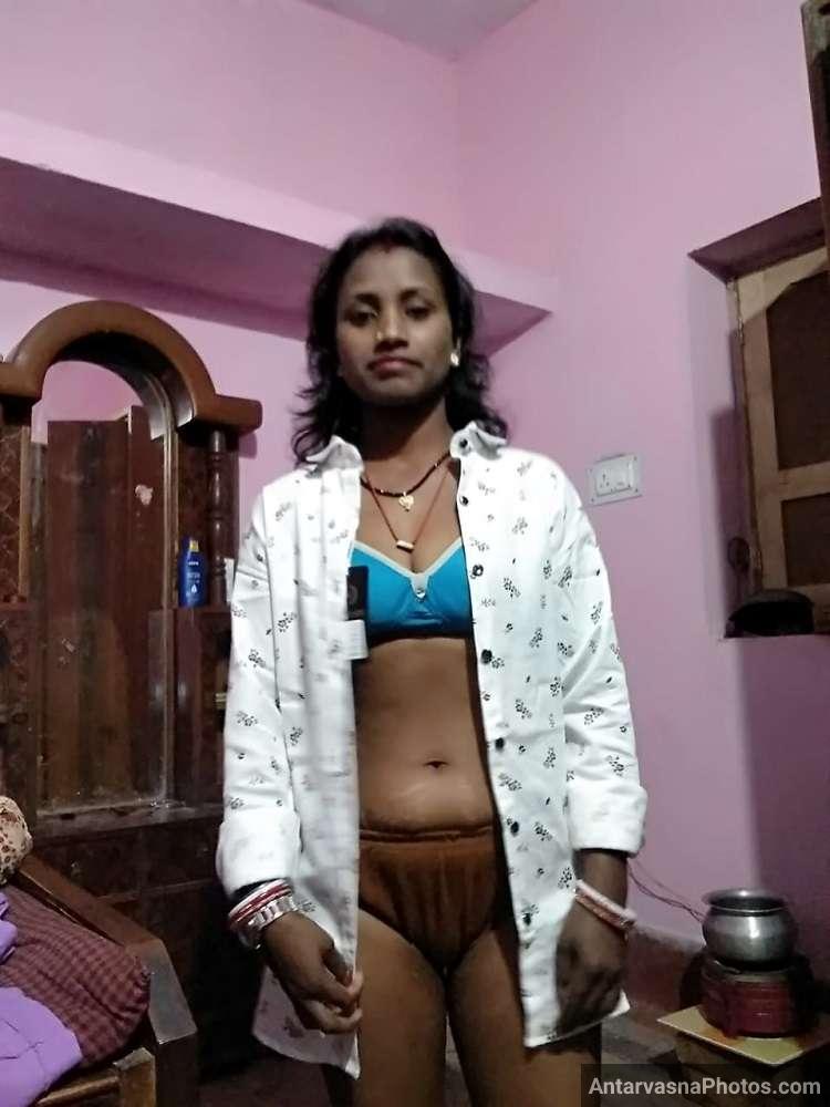 https://pub-5fcdf72a54cd4edbb03ec3edaa415a42.r2.dev/nakedleaks/seductive_rural_bhabhi_displaying_explicit_nude_images/1.jpg