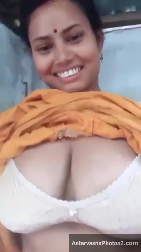https://pub-5fcdf72a54cd4edbb03ec3edaa415a42.r2.dev/nakedleaks/seductive_rural_bhabhi_showcasing_her_bountiful_assets_in_desi_pictures/4.jpg