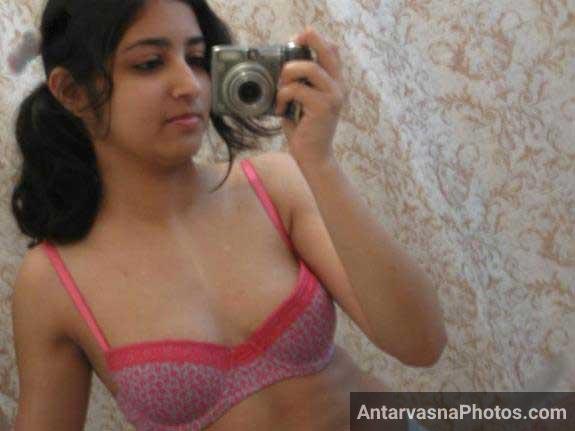 https://pub-5fcdf72a54cd4edbb03ec3edaa415a42.r2.dev/nakedleaks/seductive_selfies_of_an_indian_girl/0.jpg