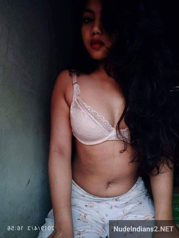 https://pub-5fcdf72a54cd4edbb03ec3edaa415a42.r2.dev/nakedleaks/seductive_selfies_of_cousin_payal_sharma_in_lingerie/11.jpg