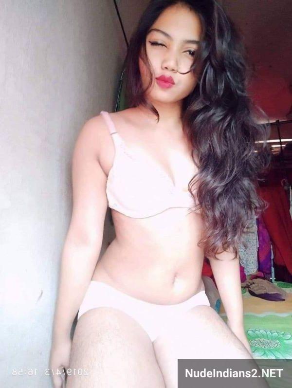https://pub-5fcdf72a54cd4edbb03ec3edaa415a42.r2.dev/nakedleaks/seductive_selfies_of_cousin_payal_sharma_in_lingerie/12.jpg