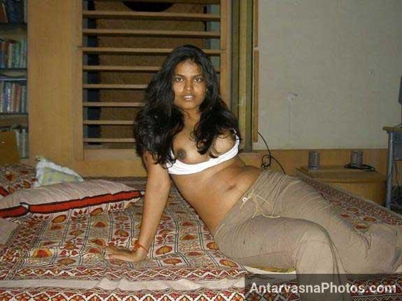 Seductive Selfies of Indian Women
