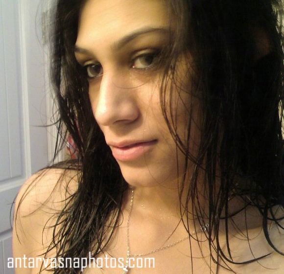 https://pub-5fcdf72a54cd4edbb03ec3edaa415a42.r2.dev/nakedleaks/seductive_shower_images_of_an_indian_youth/2.jpg