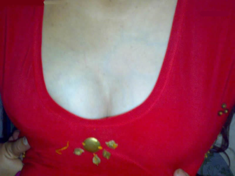 https://pub-5fcdf72a54cd4edbb03ec3edaa415a42.r2.dev/nakedleaks/seductive_snapshots_of_sunita's_busty_charms/0.jpg