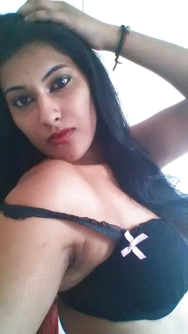 https://pub-5fcdf72a54cd4edbb03ec3edaa415a42.r2.dev/nakedleaks/seductive_sonali's_sensual_adult_pictures/19.jpg
