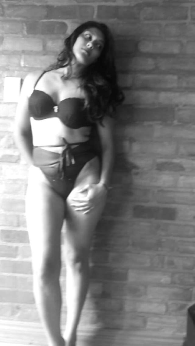 https://pub-5fcdf72a54cd4edbb03ec3edaa415a42.r2.dev/nakedleaks/seductive_sonali's_sensual_adult_pictures/3.jpg