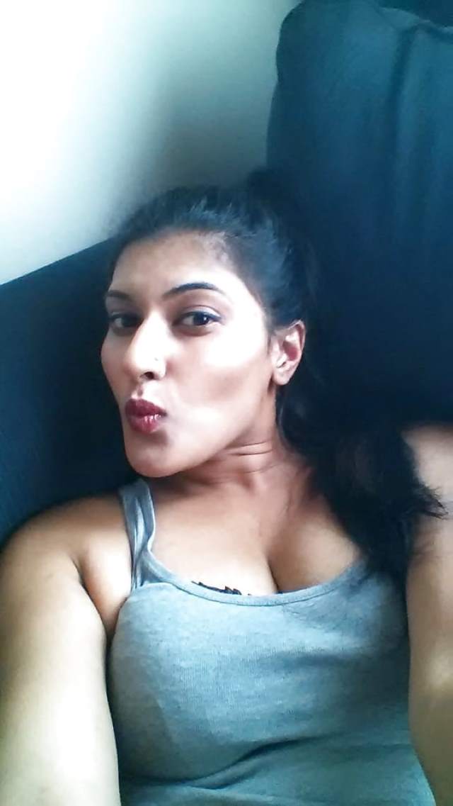 https://pub-5fcdf72a54cd4edbb03ec3edaa415a42.r2.dev/nakedleaks/seductive_sonali's_sensual_adult_pictures/6.jpg