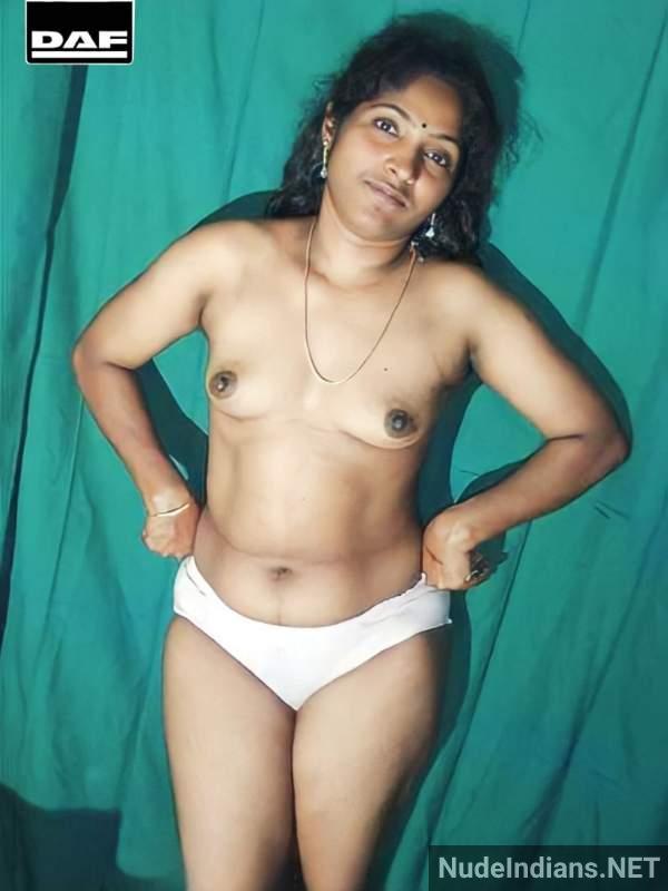 https://pub-5fcdf72a54cd4edbb03ec3edaa415a42.r2.dev/nakedleaks/seductive_south_indian_bhabhi_showcasing_steamy_assets/19.jpg