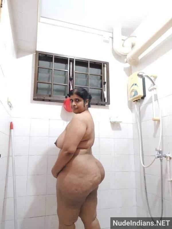 https://pub-5fcdf72a54cd4edbb03ec3edaa415a42.r2.dev/nakedleaks/seductive_tamil_aunties'_revealing_snapshots_to_explore!/20.jpg