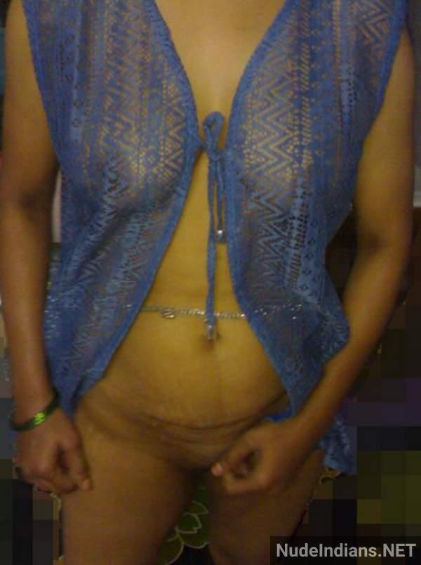 https://pub-5fcdf72a54cd4edbb03ec3edaa415a42.r2.dev/nakedleaks/seductive_tamil_aunties'_revealing_snapshots_to_explore!/27.jpg