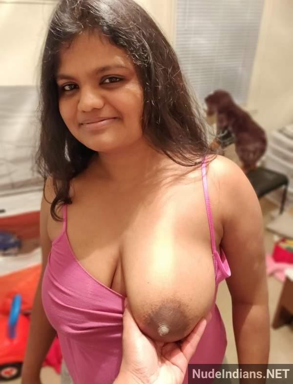 https://pub-5fcdf72a54cd4edbb03ec3edaa415a42.r2.dev/nakedleaks/seductive_tamil_aunties'_revealing_snapshots_to_explore!/34.jpg