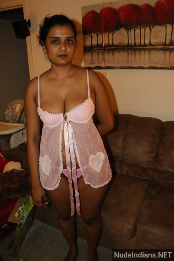 https://pub-5fcdf72a54cd4edbb03ec3edaa415a42.r2.dev/nakedleaks/seductive_tamil_aunties'_revealing_snapshots_to_explore!/36.jpg