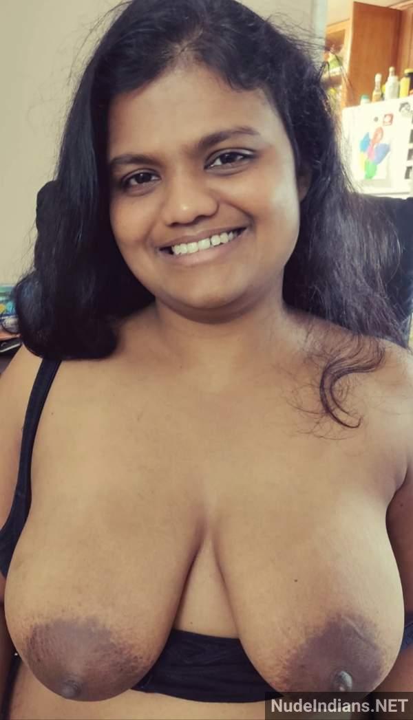 https://pub-5fcdf72a54cd4edbb03ec3edaa415a42.r2.dev/nakedleaks/seductive_tamil_aunties'_revealing_snapshots_to_explore!/40.jpg