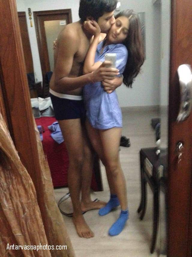 https://pub-5fcdf72a54cd4edbb03ec3edaa415a42.r2.dev/nakedleaks/seductive_teen_giving_sexy_photos_to_her_lover/1.jpg