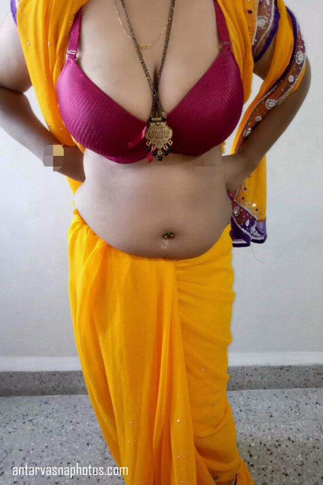 https://pub-5fcdf72a54cd4edbb03ec3edaa415a42.r2.dev/nakedleaks/seductive_twist_in_the_family:_bhabhi's_playful_surprise/0.jpg