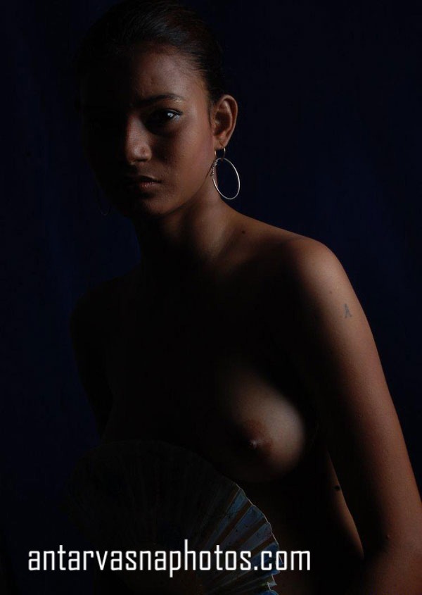 https://pub-5fcdf72a54cd4edbb03ec3edaa415a42.r2.dev/nakedleaks/seductive_young_sandhya's_large_bust_photos/3.jpg