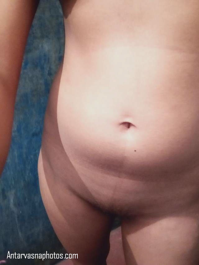 https://pub-5fcdf72a54cd4edbb03ec3edaa415a42.r2.dev/nakedleaks/seductive_youth's_selfie_snap_of_nipples/5.jpg