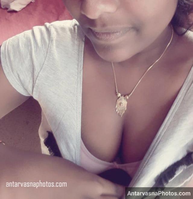 https://pub-5fcdf72a54cd4edbb03ec3edaa415a42.r2.dev/nakedleaks/sensational_images_of_a_desi_bhabhi's_alluring_chest/0.jpg