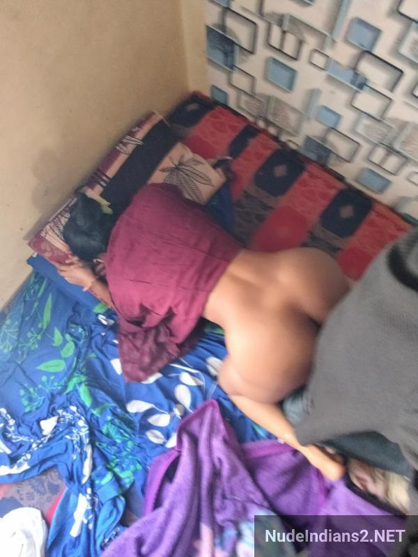 https://pub-5fcdf72a54cd4edbb03ec3edaa415a42.r2.dev/nakedleaks/sensational_spread_of_tamil_aunty_rohini_nair's_intimate_pictures/58.jpg