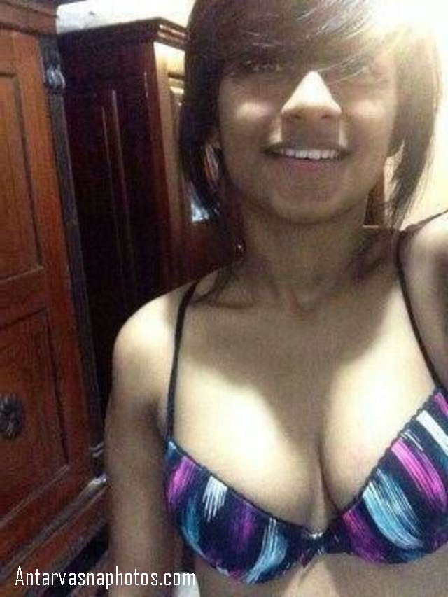 Sensationally Exposed Private Images of Young Desi Teen