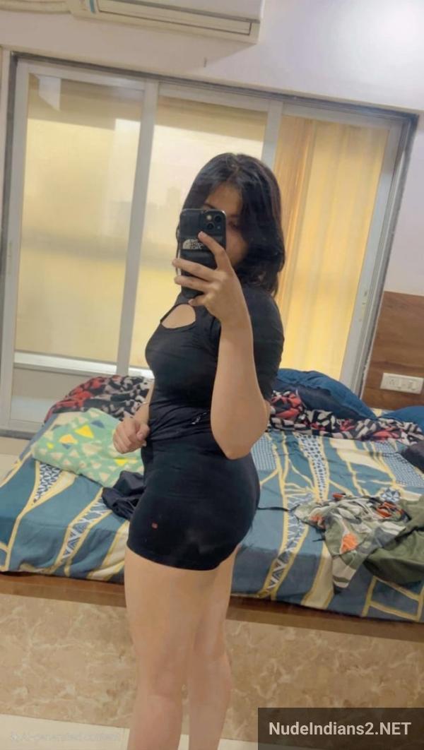 https://pub-5fcdf72a54cd4edbb03ec3edaa415a42.r2.dev/nakedleaks/sensual_anushka_tyagi_from_delhi_college_embraces_bdsm_with_seductive_photos/28.jpg