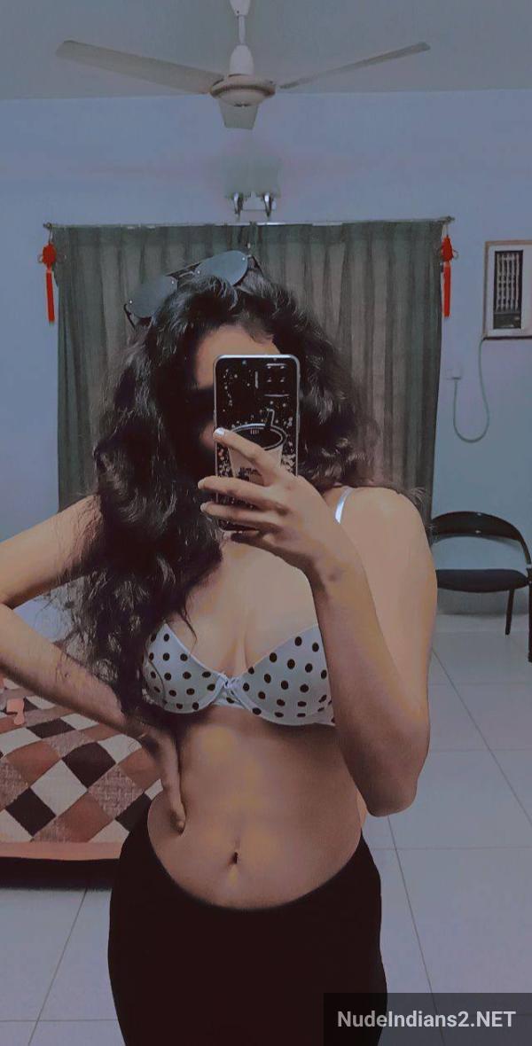 https://pub-5fcdf72a54cd4edbb03ec3edaa415a42.r2.dev/nakedleaks/sensual_anveshi_from_delhi_college_bares_all_in_private_photos/0.jpg
