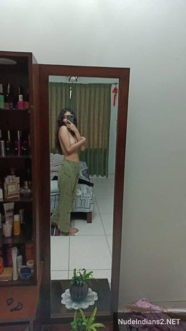 https://pub-5fcdf72a54cd4edbb03ec3edaa415a42.r2.dev/nakedleaks/sensual_anveshi_from_delhi_college_bares_all_in_private_photos/3.jpg