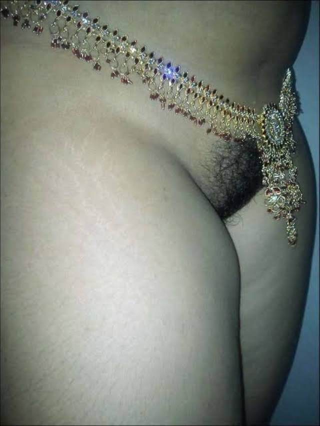 https://pub-5fcdf72a54cd4edbb03ec3edaa415a42.r2.dev/nakedleaks/sensual_aunt's_intimate_kamasutra_photography/9.jpg