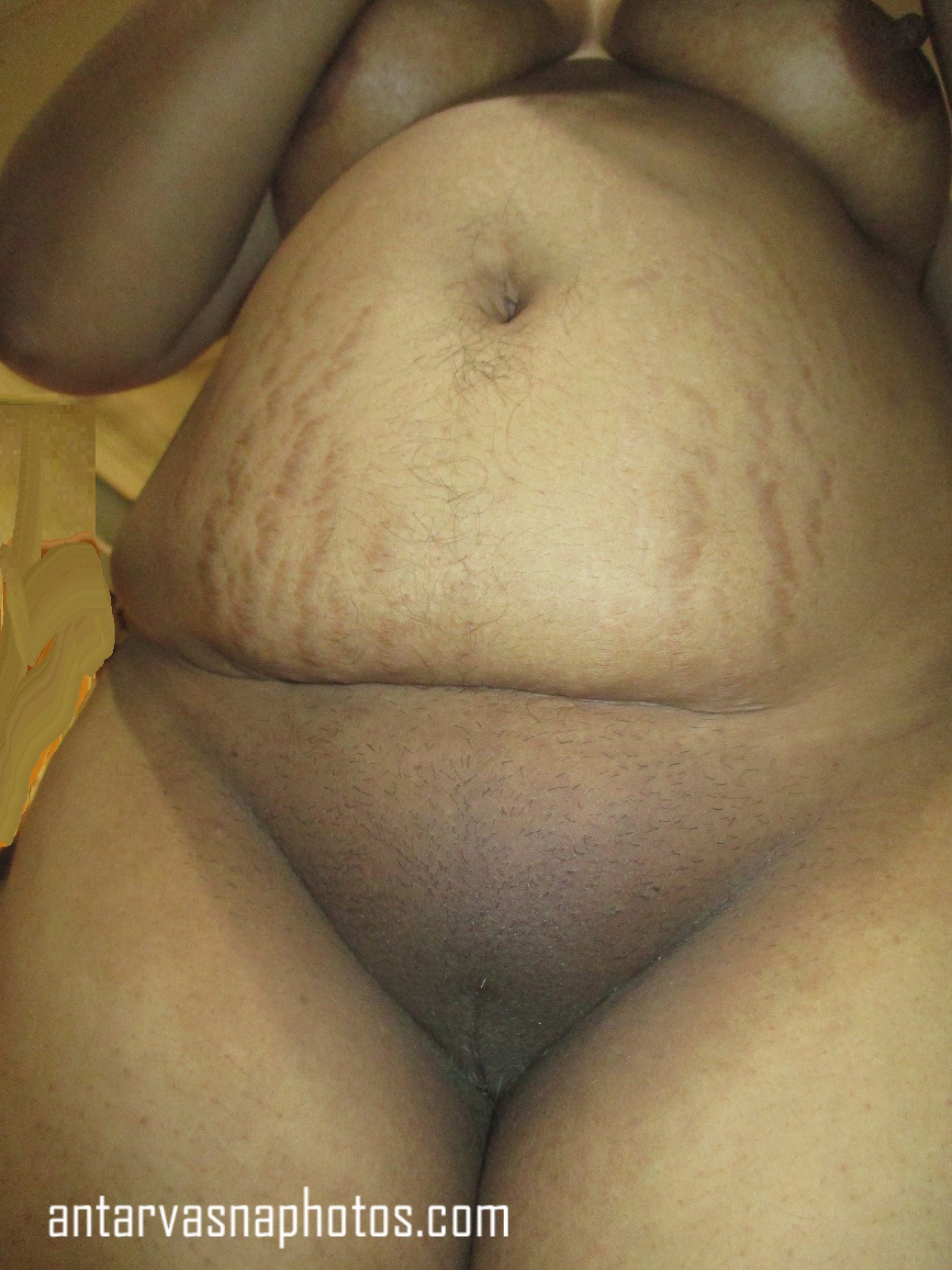 https://pub-5fcdf72a54cd4edbb03ec3edaa415a42.r2.dev/nakedleaks/sensual_auntie's_recent_intimate_images/3.jpg
