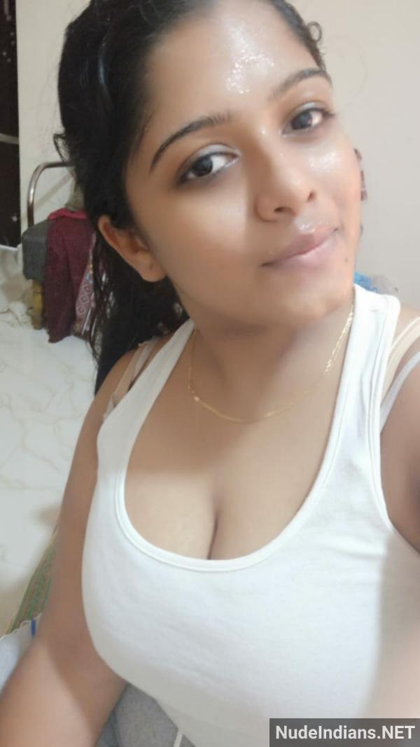 https://pub-5fcdf72a54cd4edbb03ec3edaa415a42.r2.dev/nakedleaks/sensual_bangalore_girlfriend's_booby_selfies_for_boyfriend/2.jpg