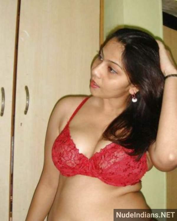 https://pub-5fcdf72a54cd4edbb03ec3edaa415a42.r2.dev/nakedleaks/sensual_bangla_bbw_wife_exposing_her_voluptuous_curves/26.jpg