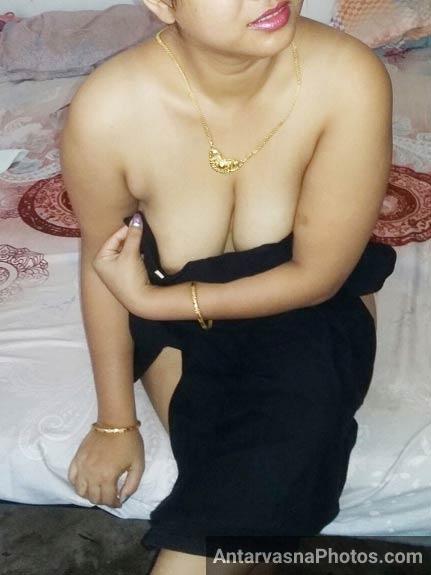 https://pub-5fcdf72a54cd4edbb03ec3edaa415a42.r2.dev/nakedleaks/sensual_bengali_housewife_images/0.jpg