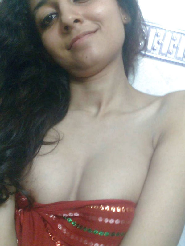 Sensual College Girl's Alluring Chest Photos
