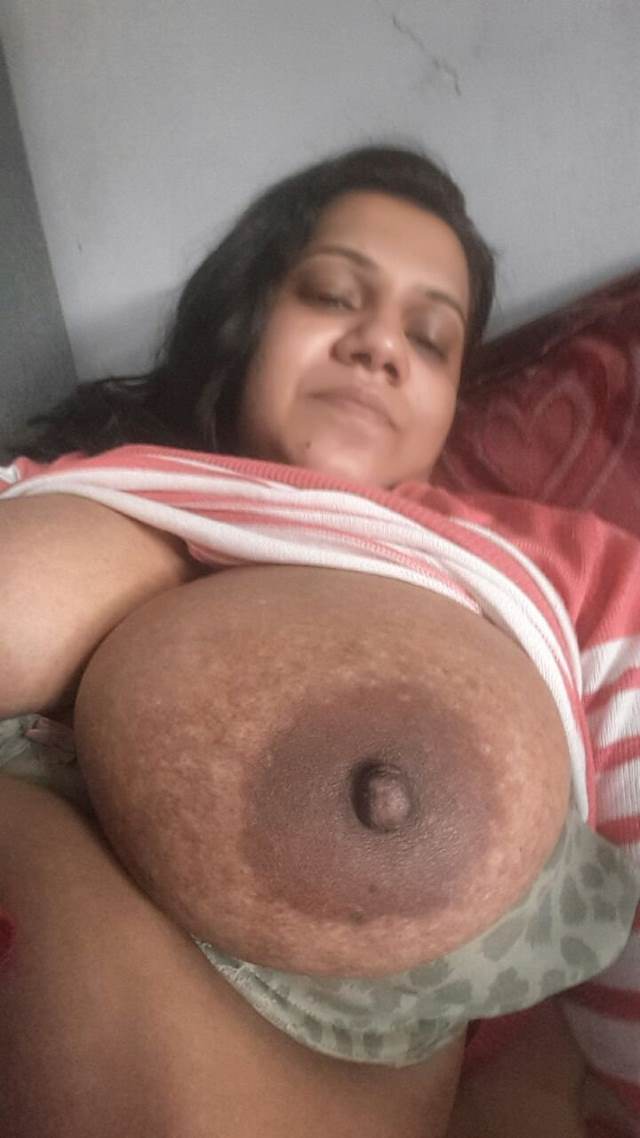 https://pub-5fcdf72a54cd4edbb03ec3edaa415a42.r2.dev/nakedleaks/sensual_desi_aunty_naked_images_compilation/24.jpg