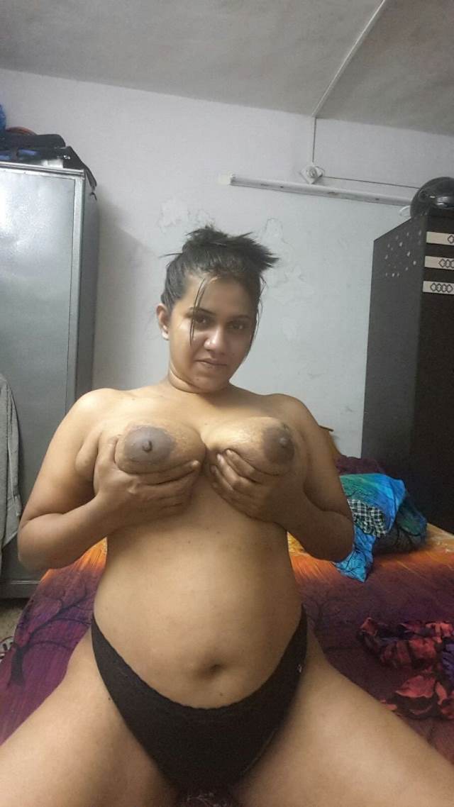 https://pub-5fcdf72a54cd4edbb03ec3edaa415a42.r2.dev/nakedleaks/sensual_desi_aunty_naked_images_compilation/25.jpg